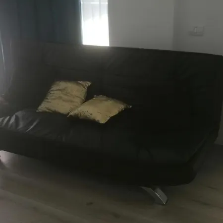 Apartamentul Ivanic 24 *