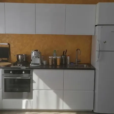 Apartamentul Ivanic 24 *